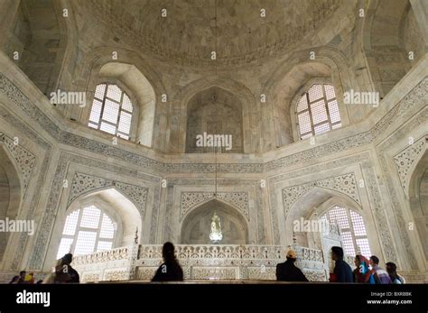 Inside Taj Mahal Mausoleum High Resolution Stock Photography and Images ...