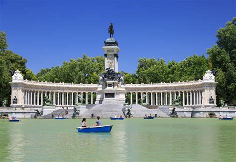 Cool Things To See in Madrid’s Retiro Park