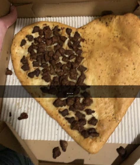 Twitter Account Shares Pizzas That Look, Well, Pretty Messed Up (23 Pics)