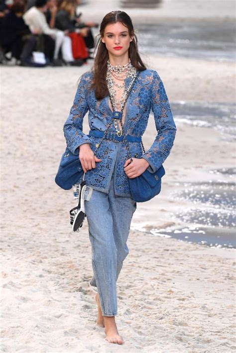 Chanel spring ’19. Paris Fashion, High Fashion, Fashion Show, Womens ...