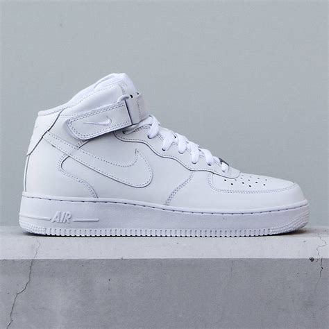 Nike Men Air Force 1 07 Mid (white / white)