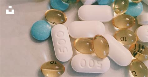 Assorted-color medication pills photo – Free Pharmacy Image on Unsplash