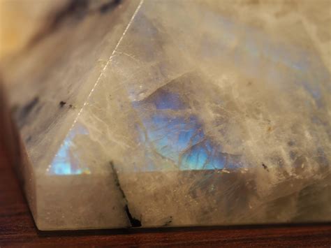 Moonstone: What does the crystal do, and how do you cleanse it? | The ...