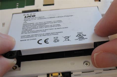 How to replace a Kindle 2 battery | Daniel D. Beck