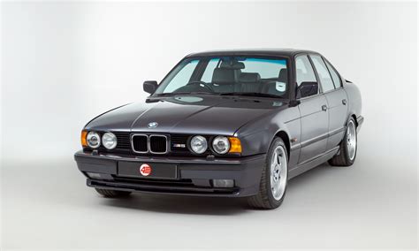 BMW E34 M5