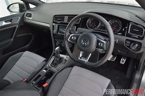 2015 Volkswagen Golf 110TDI Mk7 R-Line review (video) – PerformanceDrive