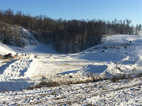 Tracks: Quadna Mountain Park hosts weekend of Snocross Action | AMSOIL ...