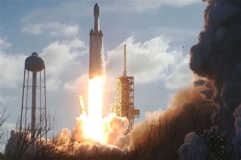 The US military's X-37B spacecraft takes flight on a covert mission ...