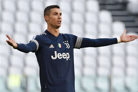 Cristiano Ronaldo set to sue Juventus over unpaid wages - Get Italian ...