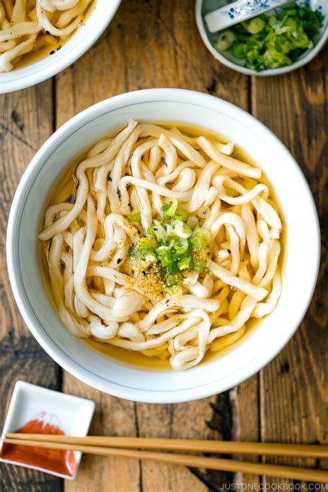 Udon Noodle Soup (Kake Udon) かけうどん • Just One Cookbook