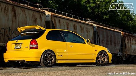 Modified Honda Civic Type R 1997