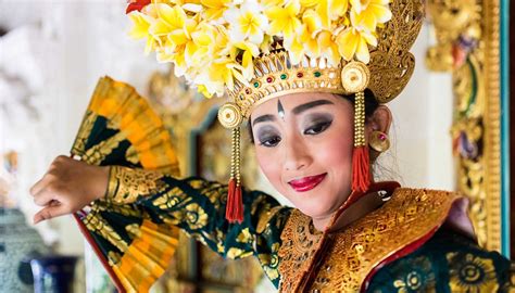 Learn about the enthralling history, language and culture in Indonesia