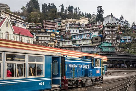 DARJEELING HIMALAYAN RAILWAY – Ynorme