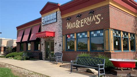 Max & Erma's and Ruby Tuesday Close in Mentor