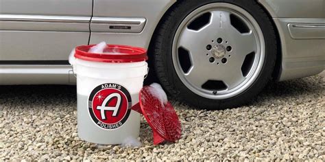 Best Car Wash Bucket 2021 | Grit Guard, Wheels & Lid