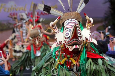 Hudoq, Tarian Magis Dayak yang Dipercaya Berasal Dari Kerajaan Bawah ...