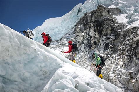 शरद ऋतुको हिमाल आरोहणका लागि चार सय ५० बढीले लिए आरोहण अनुमति