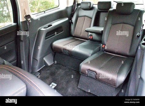 Hong Kong, China FEB 12, 2014 : Nissan Elgrand 2014 MPV Japan Model ...