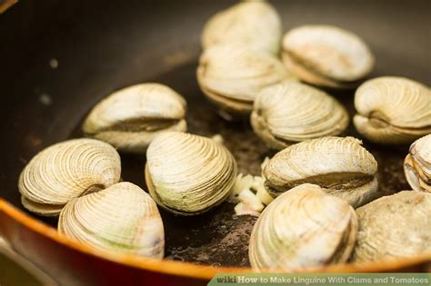 How to Make Linguine With Clams and Tomatoes: 7 Steps