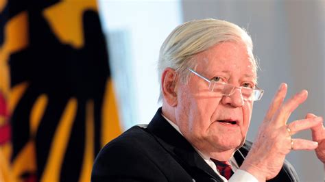 Former German Chancellor Helmut Schmidt Dies at 96