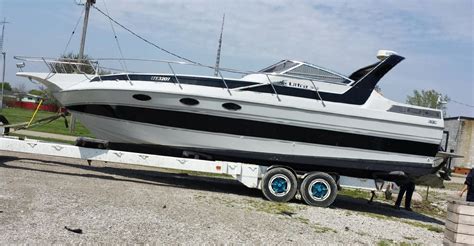 30ft SUNRUNNER ULTRA 302 Cabin Cruiser Boat 1988 for sale for $4,900 ...