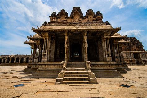 Top 12 Famous Temples to Visit in Karnataka (2024)