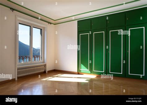 empty room, window with a view Stock Photo - Alamy