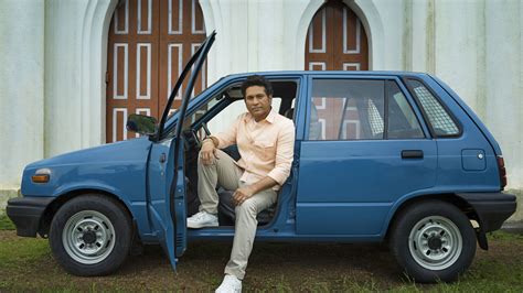 Sachin Tendulkar Meets His First Car Maruti 800 Again - Spinny