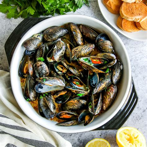 Garlic Butter Mussels - The Culinary Compass