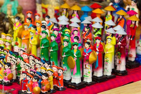 Vietnam\\\'s traditional souvenirs are sold in shop at Hanoi\\\'s Old ...