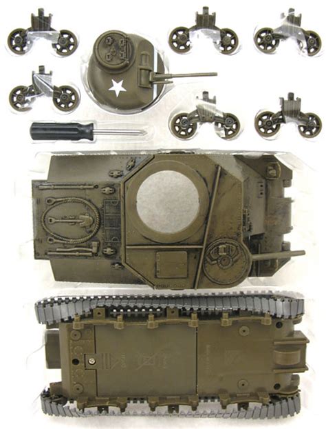 Michigan Toy Soldier Company : New Ray - M3 Lee Tank Model Kit