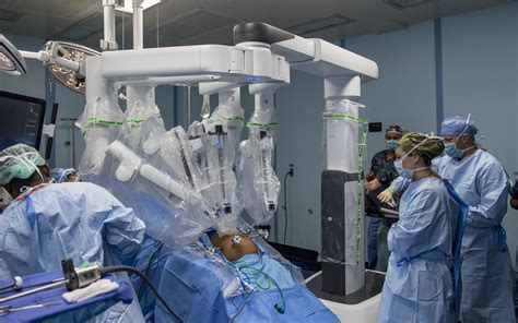 First Robot-Assisted Surgery Onboard USNS Mercy: Multinational surgeons ...