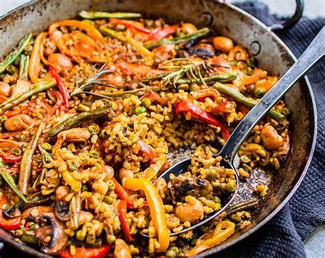 Authentic Spanish Vegetable Paella Recipe | SideChef