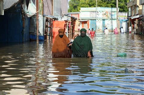 Flooding in Somalia displaces 200,000 people: official