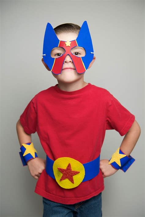 DIY Simple No-Sew Superhero Costume Craft