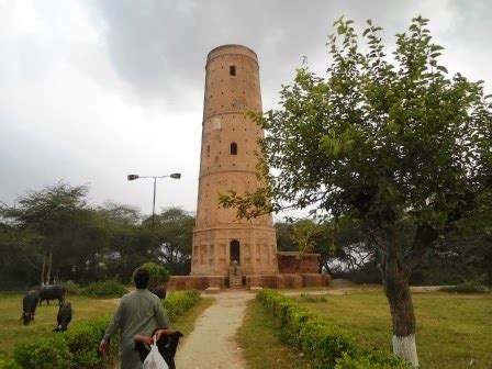 Hiran Minar History Urdu Hiran Minar Pictures Hiran Minar Information ...