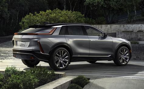 2023 Cadillac Lyriq Pros and Cons: Can It Succeed in the Luxury EV SUV ...