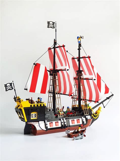 Lego Ideas 21322 Pirates of Barracuda Bay https://www.flickr.com/photos ...