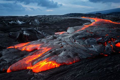 Surface lava flow at Hawaii Volcanoes National Park, Hawaii [OC ...