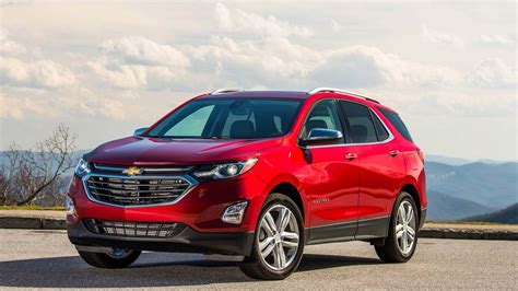 2020 Chevrolet Equinox Buyer's Guide: Reviews, Specs, Comparisons