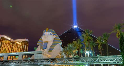 At 30 Stories High: The Luxor Las Vegas Pyramid Is Just As Large As ...