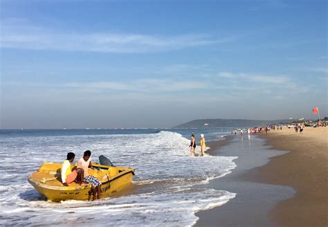 8 Best Beaches in Goa for Families (Family Friendly Beaches)