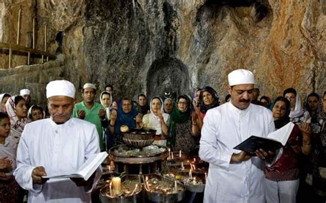 Zoroastrian Pir-e Sabz pilgrimage underway in Yazd - Tehran Times