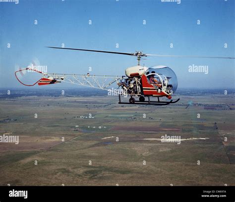 Bell 47 helicopter hi-res stock photography and images - Alamy