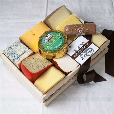 The Gourmet Market Cheese Lover's Sampler In Gift Basket | Cheese ...