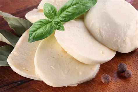 Food & Beverage To Know (Buffalo mozzarella (Italian: mozzarella di ...