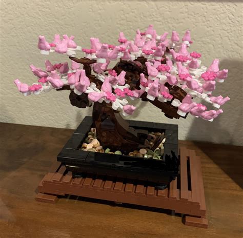 10281 Bonsai Tree set uses small pink frogs to portray cherry blossoms ...