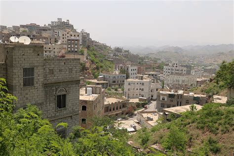 The New Humanitarian | In Taiz, some Yemenis choose war – and home ...