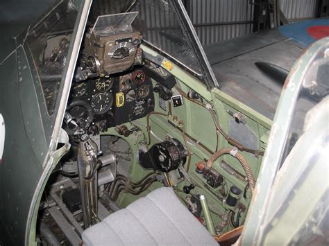 File:Spitfire cockpit.jpg - Wikimedia Commons