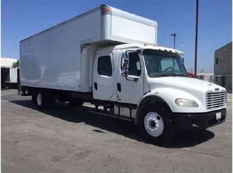 Freightliner CREW CAB BOX TRUCK w LIFTGATE AUTOMATIC HIGH CUBE DIESEL ...